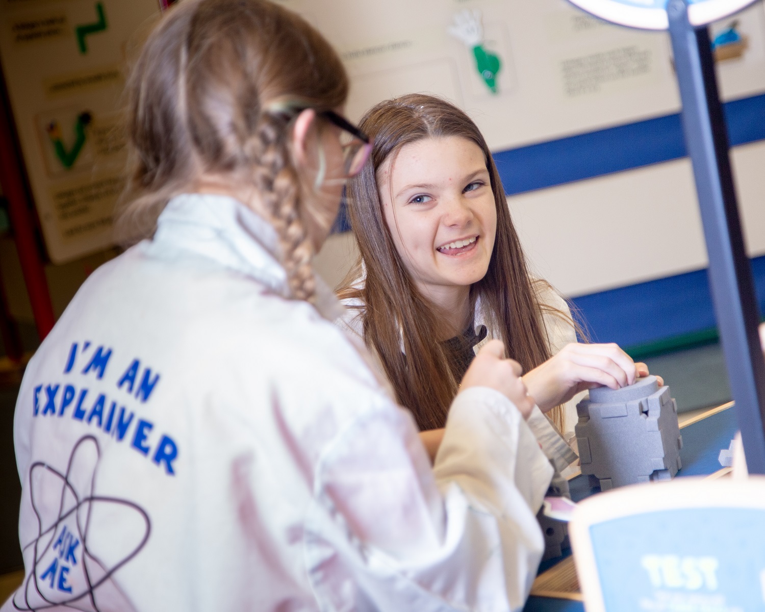 Kids doing science experiments at The Science Zone